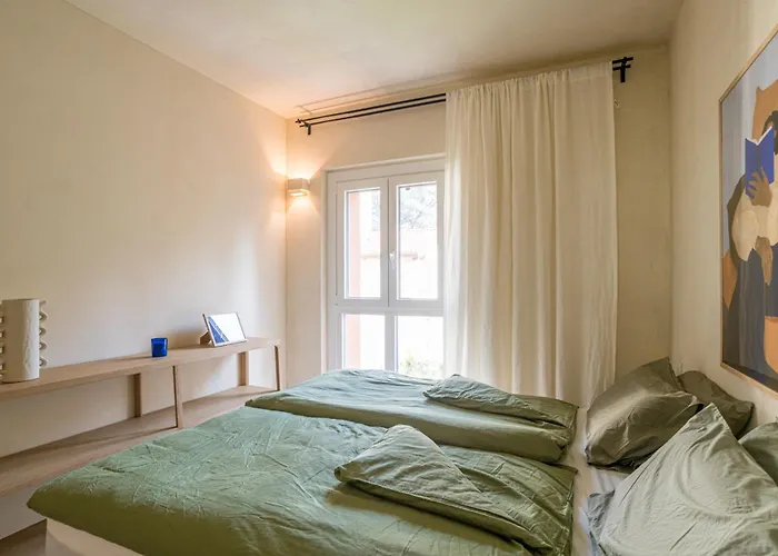 شقة Guesthost - 3-room Apartment, Garden & Pool