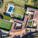 Guesthost - 3-room Apartment, Garden & Pool * Como