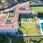Guesthost - 3-room Apartment, Garden & Pool * Como