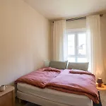 Apartamento Guesthost - 3-room Apartment, Garden & Pool Como