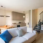 Guesthost - 3-room Apartment, Garden & Pool Como