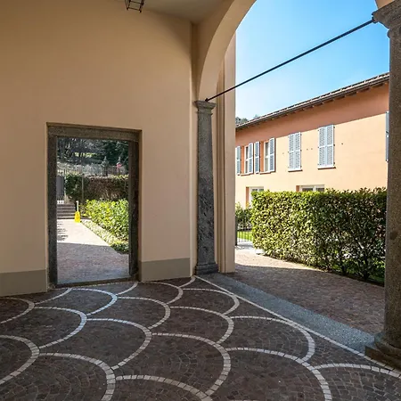 Guesthost - 3-room Apartment, Garden & Pool Apartmán Como