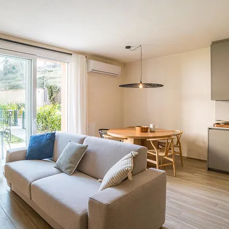 Guesthost - 3-room Apartment, Garden & Pool Appartement