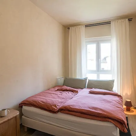 Appartement Guesthost - 3-room Apartment, Garden & Pool Como