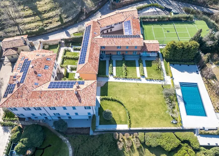 Guesthost - 3-room Apartment, Garden & Pool * Como