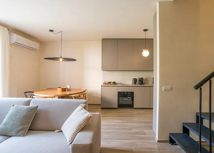 Guesthost - 3-room Apartment, Garden & Pool Apartmán
