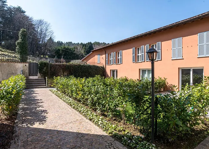Guesthost - 3-room Apartment, Garden & Pool Apartmán Como