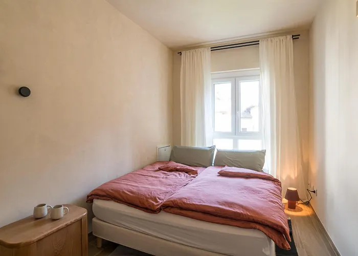 Apartamento Guesthost - 3-room Apartment, Garden & Pool Como