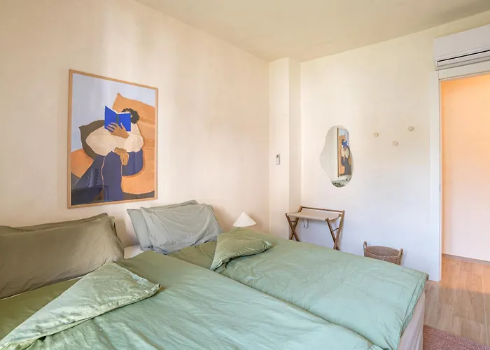 Guesthost - 3-room Apartment, Garden & Pool Apartmán Como