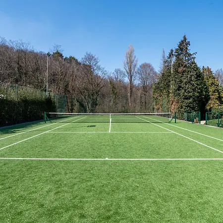 Apartmán Guesthost - 3-room Apartment, Garden & Pool