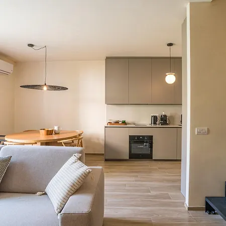 Guesthost - 3-room Apartment, Garden & Pool Apartmán