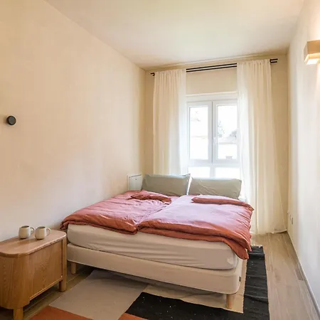 Apartmán Guesthost - 3-room Apartment, Garden & Pool *