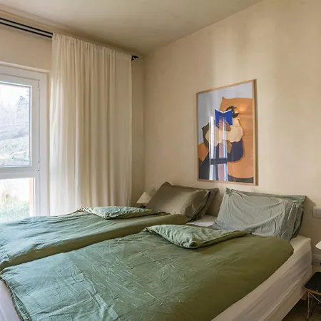 Guesthost - 3-room Apartment, Garden & Pool