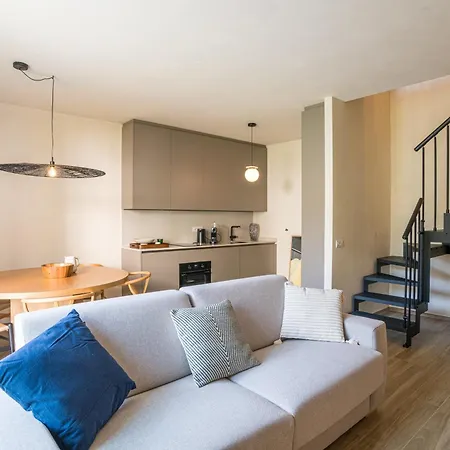 Guesthost - 3-room Apartment, Garden & Pool Como