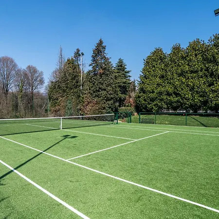 Apartmán Guesthost - 3-room Apartment, Garden & Pool